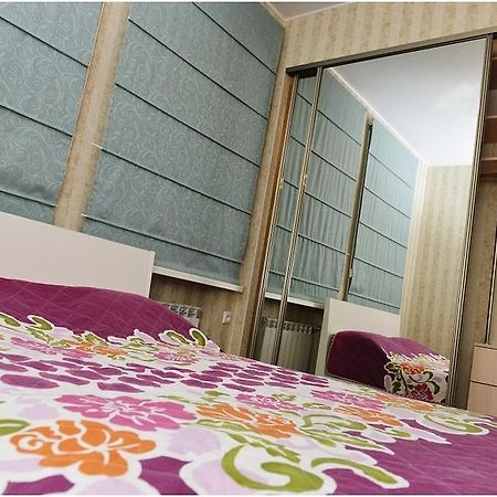 Apartment On Bulvar Mira 8 Karagandi Kültér fotó